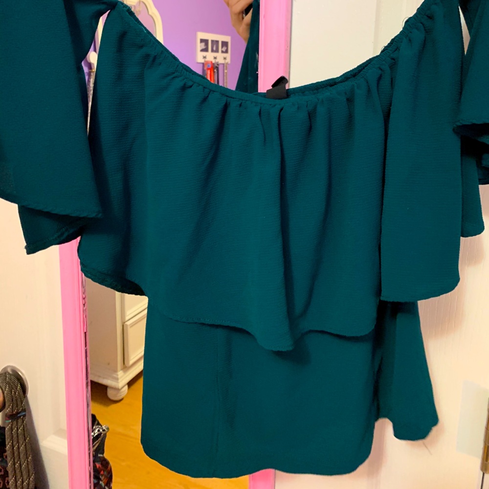 Off shoulder shirt